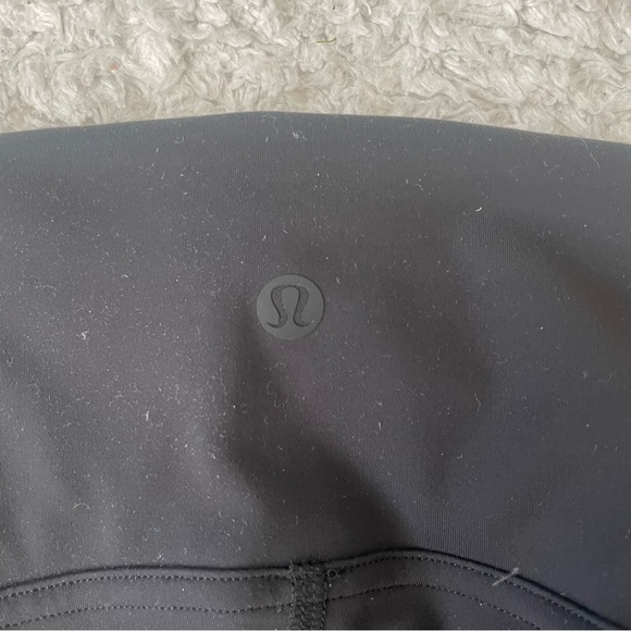 Lululemon high rise leggings, black, EUC, size 6 - Picture 5 of 6